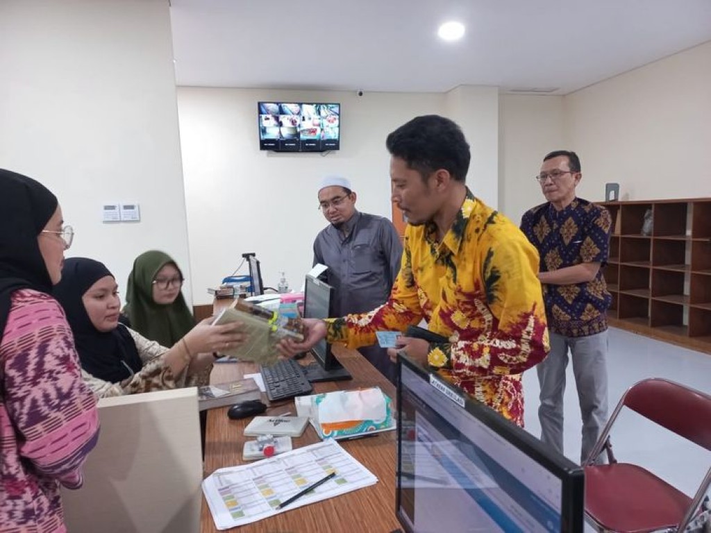 Kunjungan Pimpinan Majelis Taklim Al-Anwarulbahiyyah