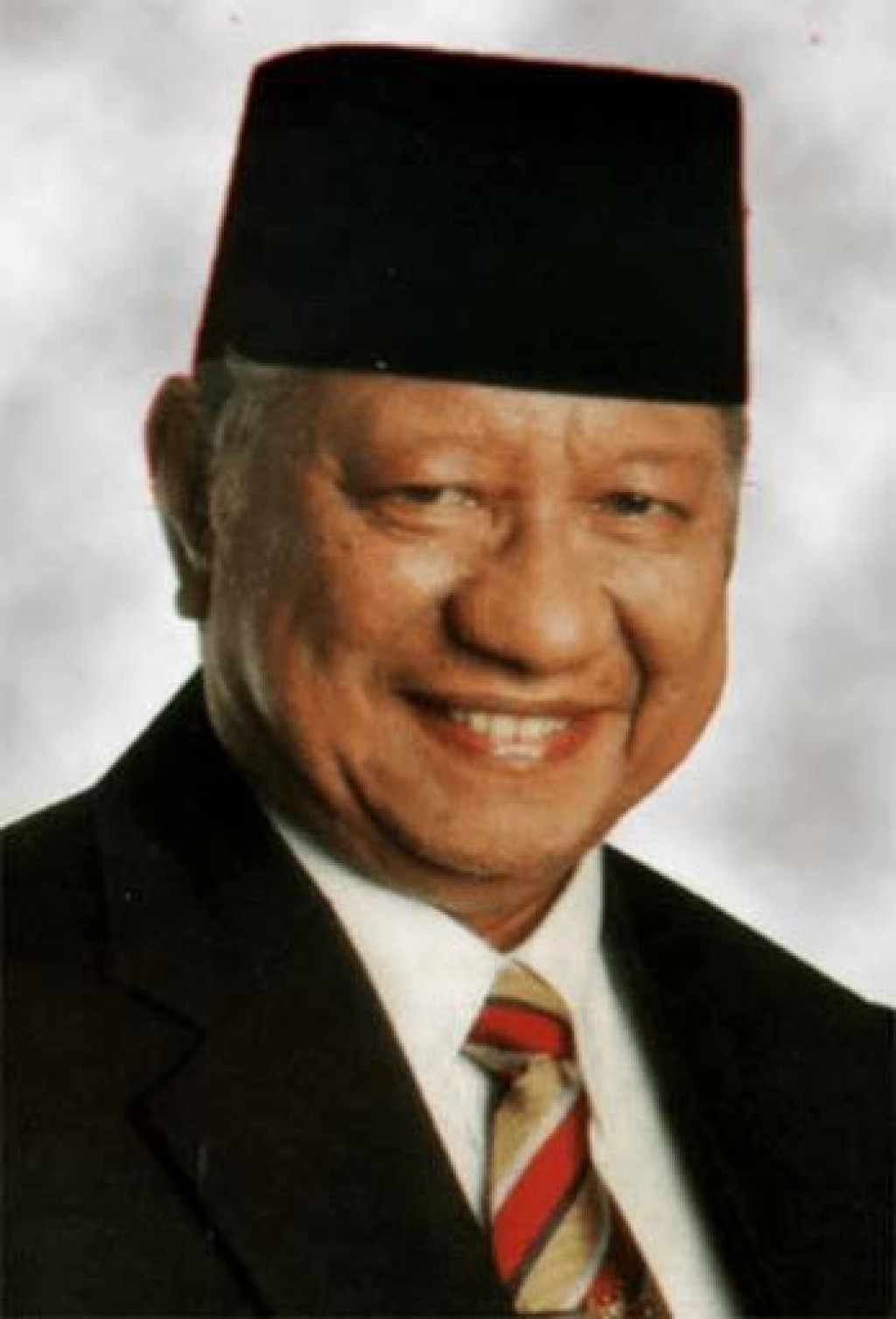 Drs. H. Achmad Amins, MM